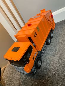 toy bin lorry