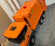 toy bin lorry