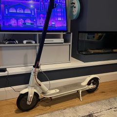 White Xiaomi Mi M365 Electric Scooter For Sale