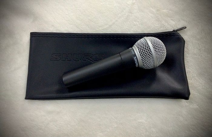 Shure SM58 dynamic vocal microphone with carry bag