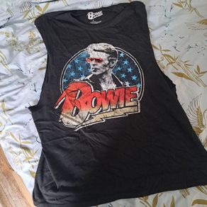 Bundle of David Bowie muscle tee snd stranger things Eddie Munson tshirts