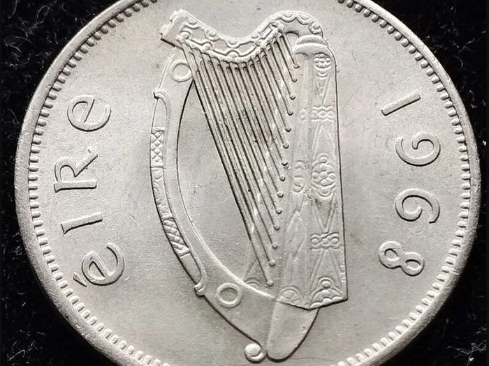 [#394] - Ireland 1968 | Irish 6p | Six Pence | Wolfhound | KM.13a | UNC