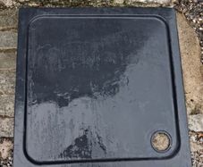 shower tray.In perfect condition with no cracks or chips.It was fitted in a new house but was taken out as client wanted a bigger tray.