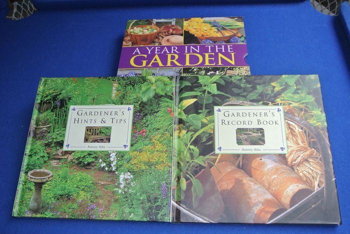 Antony Atha - A Year In The Garden - A Record Book Of Seasonal Garden Tasks & A Volume Of Garden Tips & Wisdom - In A Lovely Book Sleeve.