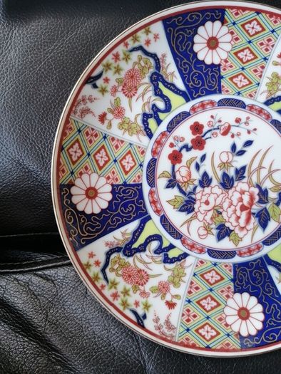 vintage Japanese IMARI PLATE