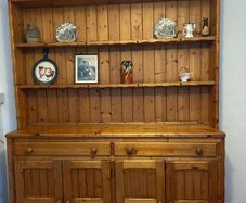 Pine wooden dresser / Welsh dresser / hutch-style cabinet late 1970s