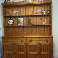 Pine wooden dresser / Welsh dresser / hutch-style cabinet late 1970s