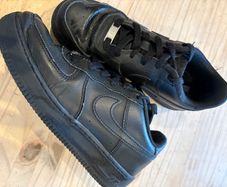 Nike Airforce 1s black