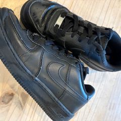 Nike Airforce 1s black
