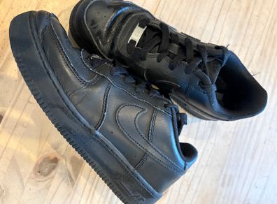 Nike Airforce 1s black