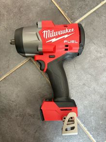 M18 FUEL" High Torque Impact Wrench with Friction Ring | M18 FHIW2F12-502X
