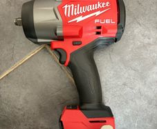 M18 FUEL" High Torque Impact Wrench with Friction Ring | M18 FHIW2F12-502X