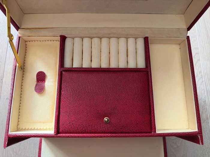 Large Burgundy Vintage Style Jewellery Box with Mirror and Drawers