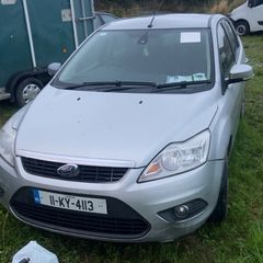 ford focus breaking