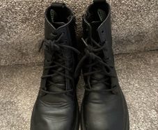 UK 1 black Zara boots