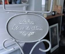 loo roll holder