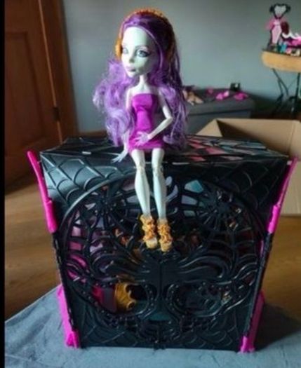 monster high dolls