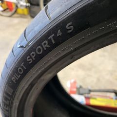 Michelin Pilot Sport 4s 285/30 ZR21