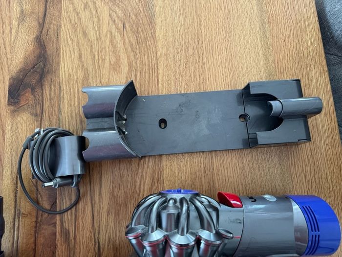 Dyson v8 Absolute