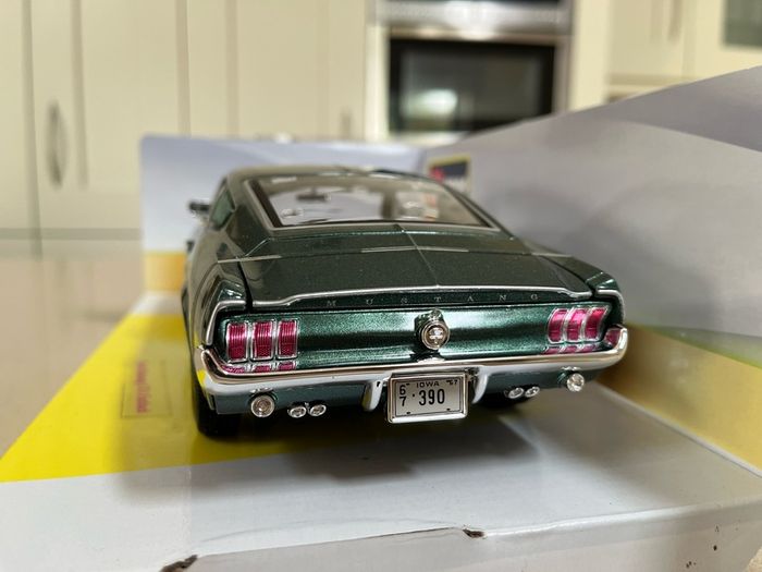 Ford Mustang GTA Fastback 1/18 Burago Rare