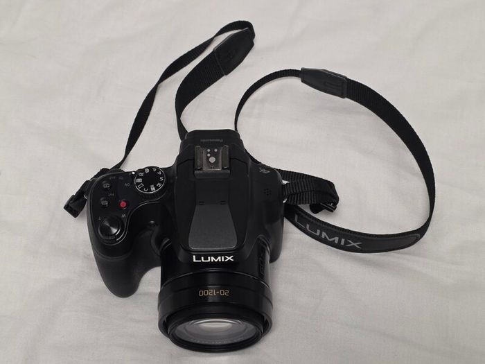 Panasonic Lumix DC-FZ82 4K Camera 60x Zoom Boxed