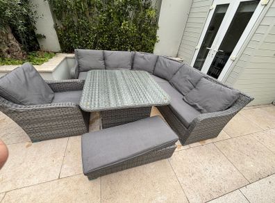 Garden Sofa + Table