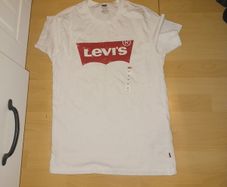 Levis tshirt