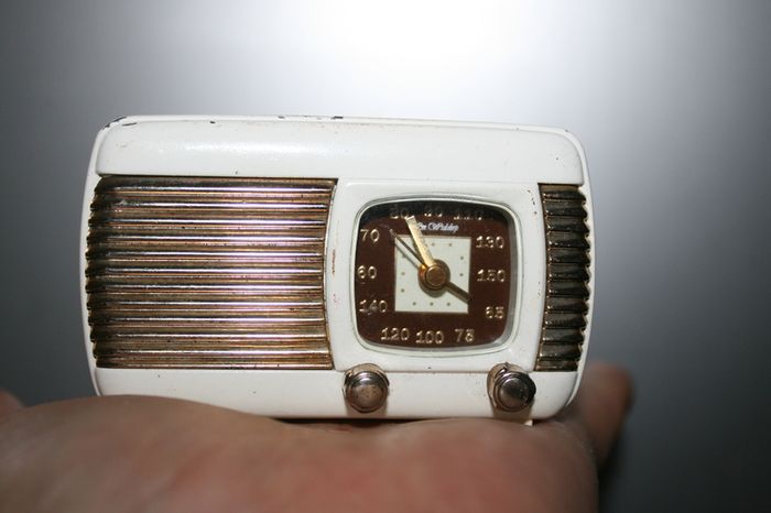 Vintage Wm Widdop miniature  radio alarm clock
