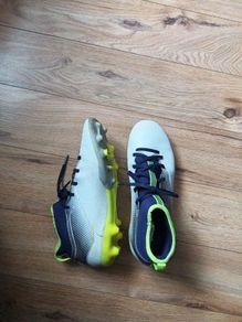 kids football boots