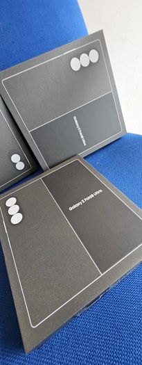 Samsung Fold 8 / Fold 8 Ultra