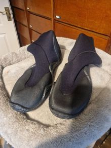 Wetsuit Boots: Aqua Typhoon size 42/ uk 8