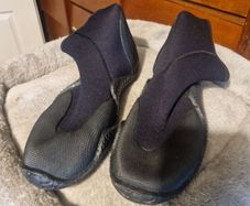 Wetsuit Boots: Aqua Typhoon size 42/ uk 8