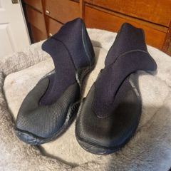 Wetsuit Boots: Aqua Typhoon size 42/ uk 8