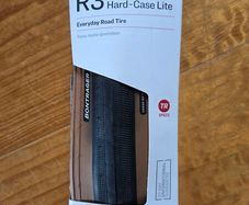 Bontrager R3 Hard Case Lite Road bike tyre 700 x 25