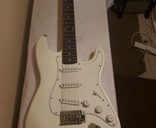 Rocktile Electric Guitar and AMP, in new condition