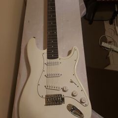 Rocktile Electric Guitar and AMP, in new condition