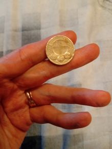 London Arms  one pound coin 2010