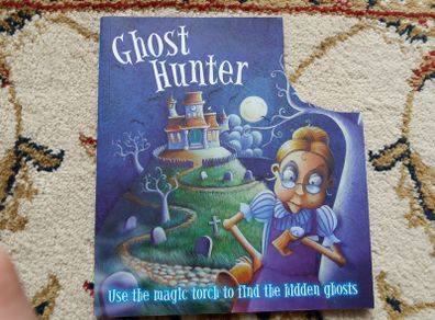 Kids book spooky halloween