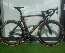 Pinarello Dogma F10 - Zipp Firecrest 404