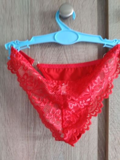 New red pants size small