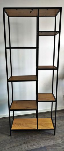Shelving unit / Shelves