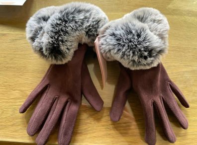 Ladies grape/plum gloves with faux fur trim