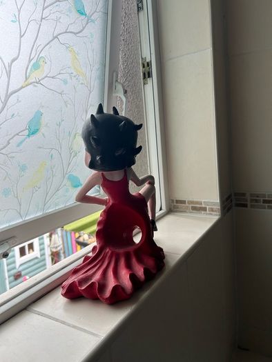 Red Evening Dress Betty Boop Statue
