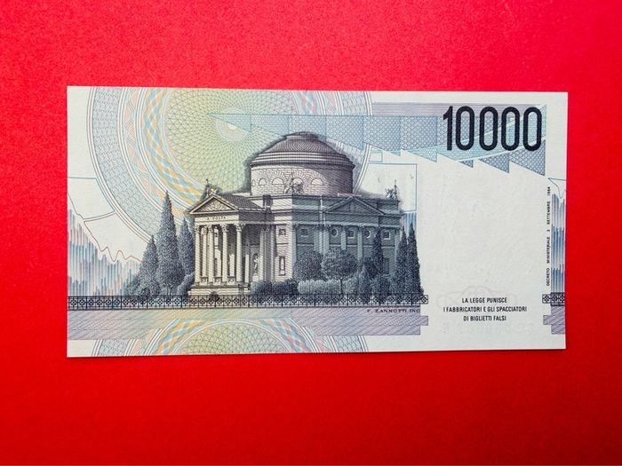 Italy. 10000. Lire  1984  Pick  112b. ( Uncirculated )