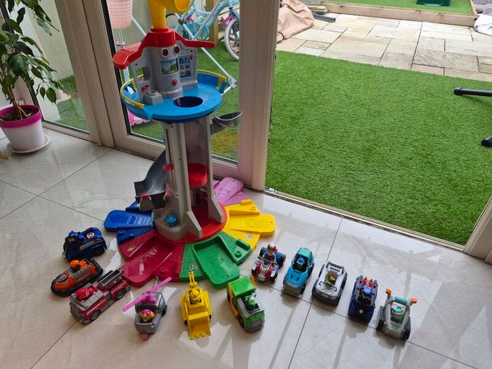 Paw Partol Lookout & Extras
