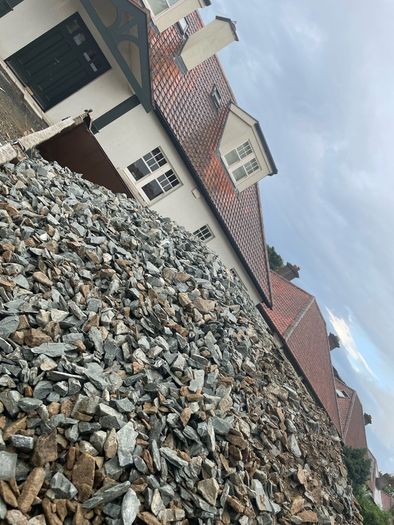 sand,stone,topsoil,pebble,gravel,stone