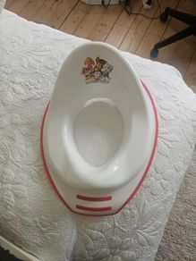 Toilet seat  reducer