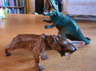 Schleich prehistoric figures / dinosaur