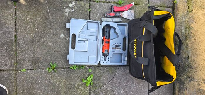 Tool bag and screwdriver electric
