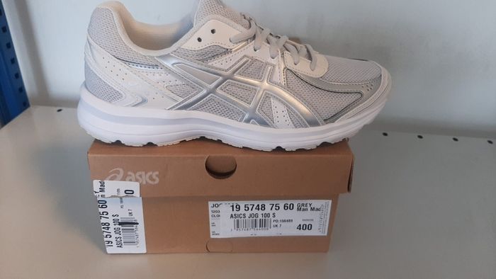 Asics Jog Trainers Brand New Size 7
